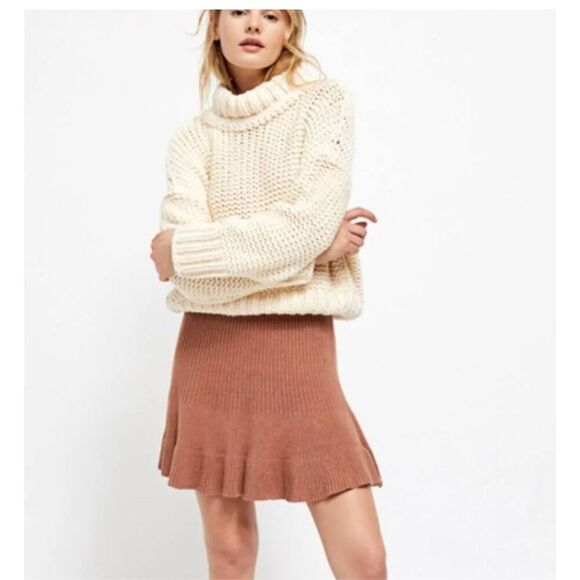 Free People Skirts Solid Gold Brown Skirt Size Medium Ribbed Ruffled - Picture 1 of 7